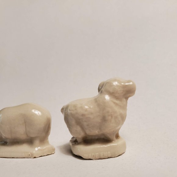 Wade Whimsies Sheep Figurines, set of 2, Wade England Collectibles, noahs ark - Picture 4 of 5
